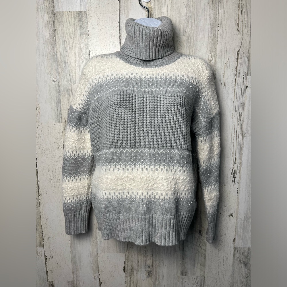 Tahari gray turtleneck sweater size Xs